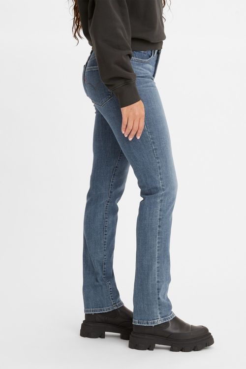 314 Levi’s® Shaping Straight