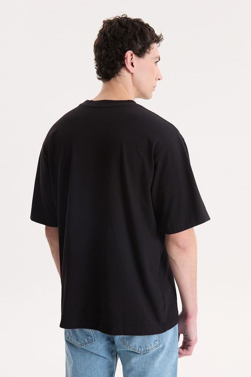 001MO-A002_0576